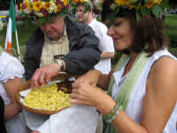 Tony & Eileen enjoy the local fare!