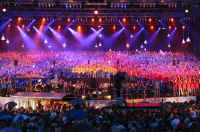 2000 Latvian singing on stage at the Song Festival!